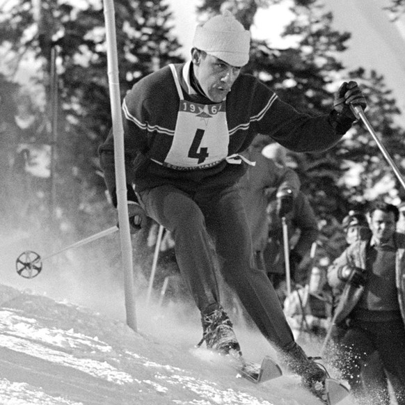 ARCHIV - ZU DEN SCHWEIZER MEDAILLENGEWINNERN AN OLYMPISCHEN WINTERSPIELEN STELLEN WIR IHNEN EINE AUSWAHL AN ARCHIVBILDERN ZUR VERFUEGUNG - Swiss Roger Staub during the giant slalom race, which he wins ...