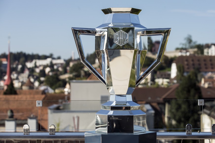 Der Pokal der Champions Hockey League anlaesslich der Champions Hockey League Medienkonferenz am Donnerstag, 29. September 2016, in Luzern. (KEYSTONE/Alexandra Wey)