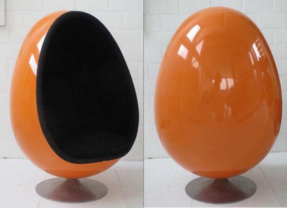 Danish designer Henrik Thor-Larsen’s retro-futuristic 1968 Ovalia Egg Chair is perhaps best known for its starring role in the Men in Black films. It is a true design classic and exudes attitude.

Thi ...