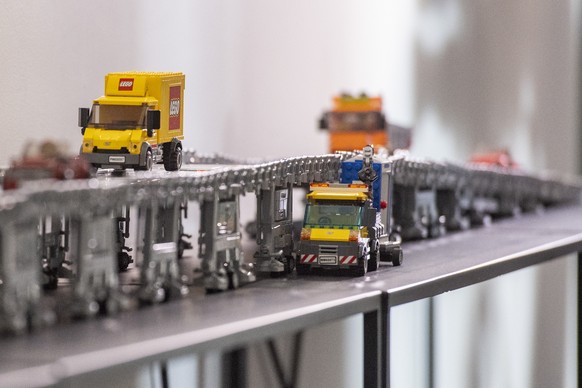 Ein Modell der ASTRA Bridge waehrend der Praesentation einer neuen mobilen Baustellenbruecke welche bei Autobahnunterhaltsarbeiten eingesetzt werden kann, am Montag, 26. Juli 2021, in Zofingen. Die Br ...