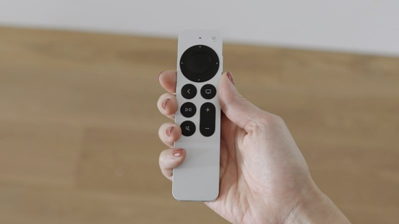 Neue Fernbedienung Siri Remote für neues Apple TV 4K.