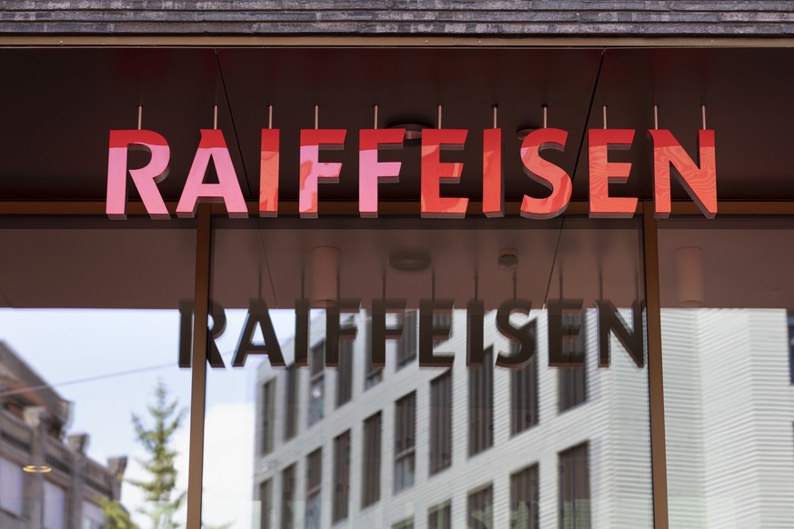 ARCHIVBILD ZUM KOEPFEROLLEN BEI RAIFFEISEN, AM DIENSTAG, 22. JANUAR 2019 ---- Logo of the Raiffeisen bank at its headquarters in St. Gallen, Switzerland, on June 5, 2018. (KEYSTONE/Gaetan Bally)

Lo ...