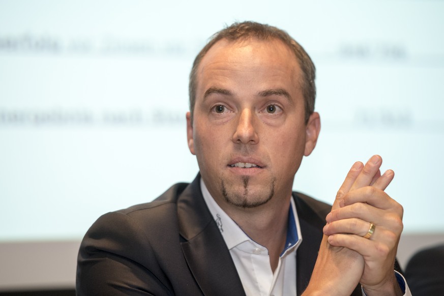 Der CEO des EV Zug Patrick Lengwiler waehrend der Saison Medienkonferenz des EV Zug vom Montag 10. September 2018 in Zug. (KEYSTONE/Urs Flueeler)