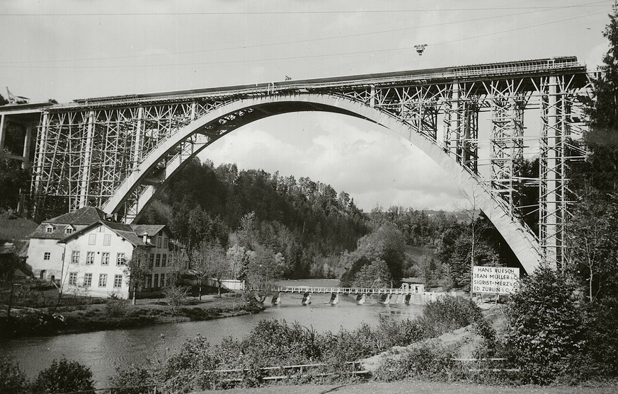 1937-1941: Bau der Fürstenlandbrücke in St. Gallen.