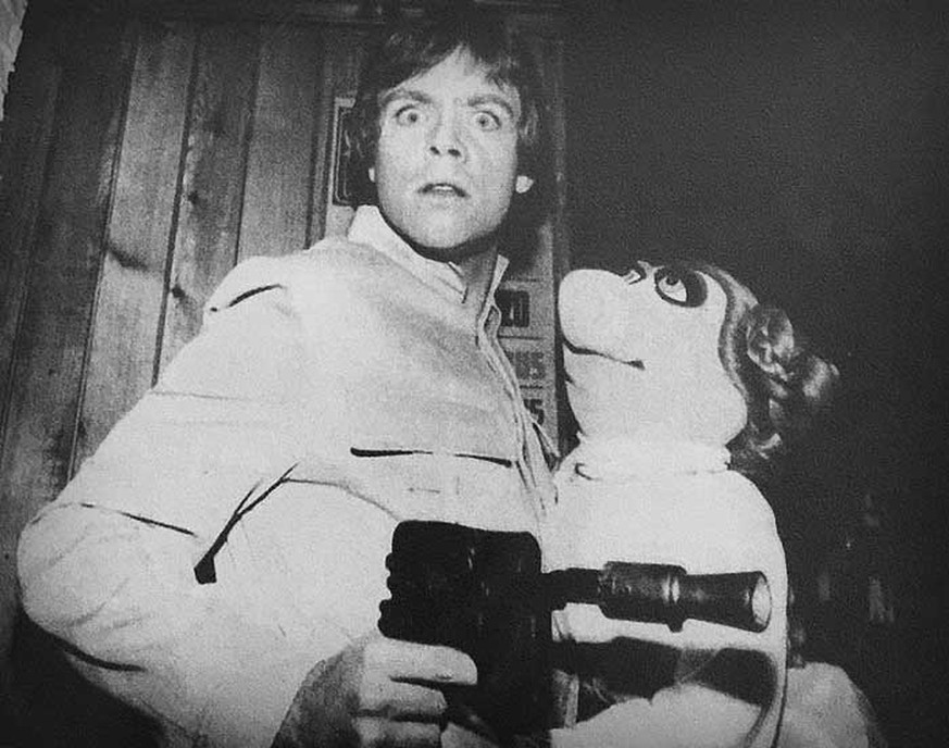Luke Skywalker und Miss Piggy, 1977. star wars muppet show retro history http://www.thisisnotporn.net/tag/rare/page/2/