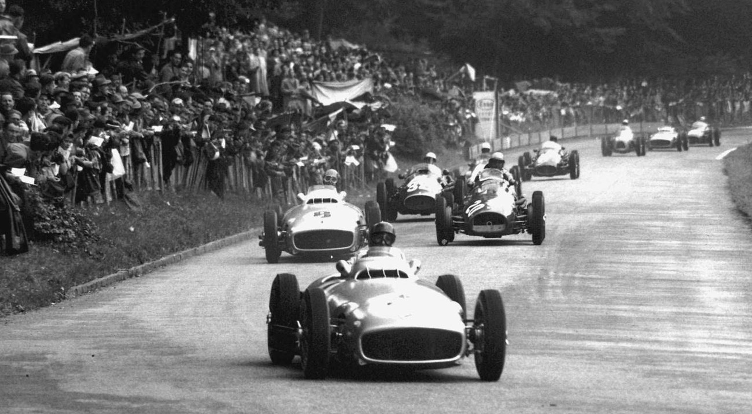 Impressions of the Grand Prix of Berne 1954 near Bremgarten in the canton of Berne, Switzerland. Argentinian Fangio won the race on the Bremgarten cicuit in his Mercedes. (KEYSTONE/PHOTOPRESS-ARCHIVE/ ...