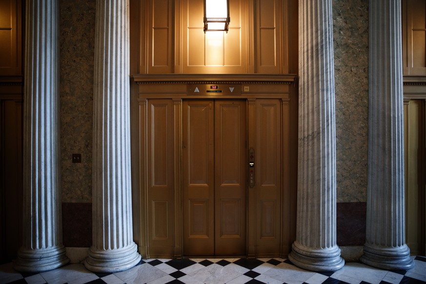 epaselect epa07680219 The empty hallway outside the Senate Floor of the US Capitol in Washington, DC, USA, 28 June 2019. At 10:42 am the Senate broke its record for the longest vote in modern history. ...