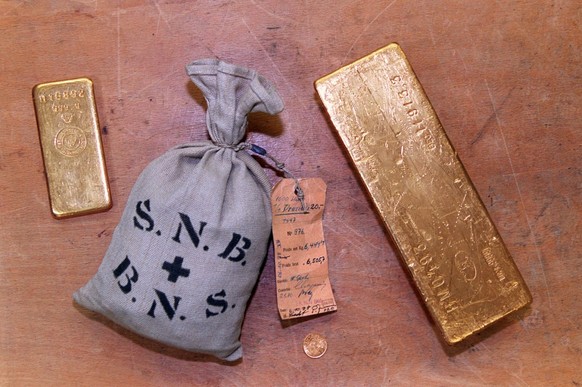 Gold im Tresor der Schweizerischen Nationalbank, aufgenommen am 21. Februar 2001 in Bern. (KEYSTONE/Martin Ruetschi) , , EDITORIAL USE ONLY