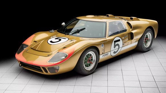 holman moody ford gt40 1966 le mans auto ford v ferrari https://www.hemmings.com/blog/2018/06/19/part-of-fords-1966-le-mans-podium-sweep-this-gt40-mk-ii-could-set-an-auction-record/