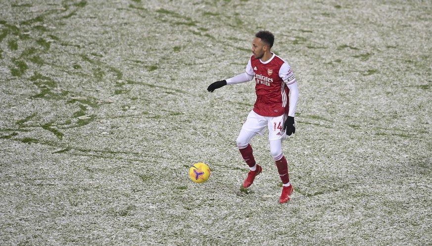 epa08916069 Arsenal&#039;s Pierre-Emerick Aubameyang in action during the English Premier League soccer match between West Bromwich Albion and Arsenal London in West Bromwich, Britain, 02 January 2021 ...
