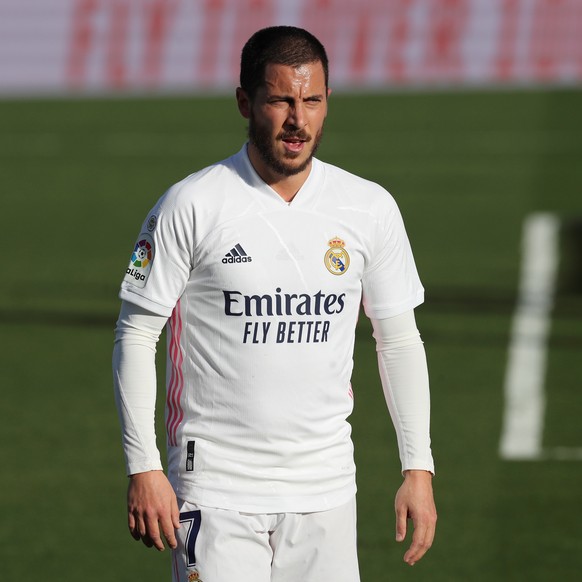 epa08975443 Real Madrid&#039;s striker Eden Hazard in action during the Spanish LaLiga soccer match between Real Madrid and Levante UD held at Alfredo Di Stefano stadium, in Madrid, central Spain, 30  ...