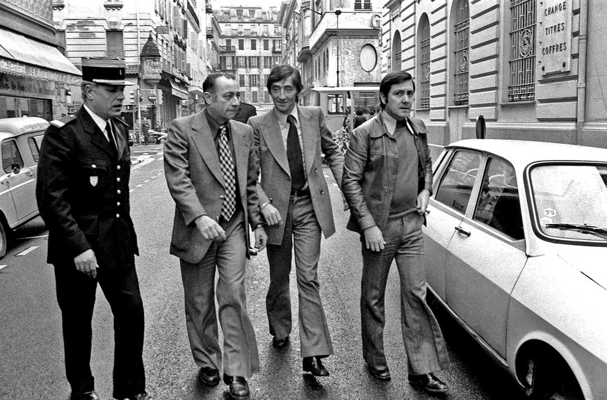 Albert Spaggiari.Brain &quot;case of the century&quot; took place at the Société générale de Nice in 1976, Albert Spaggiari (third from the left in the photo) is heard by the judge, March 10, 1977, wh ...