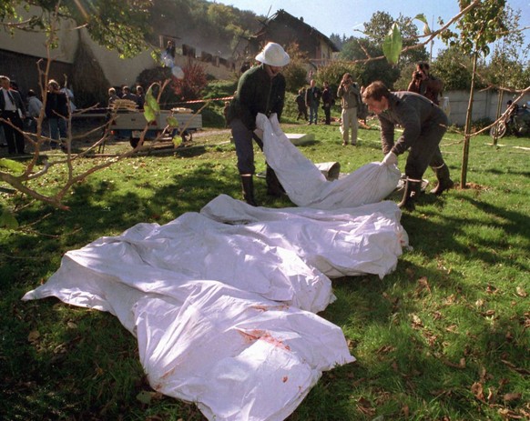 1994: Beim Sonnentempler-Drama in der Schweiz kamen 48 Kultanhänger ums Leben.