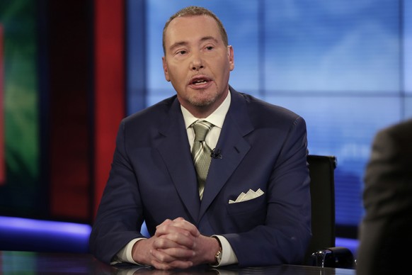 DoubleLine CEO Jeffrey Gundlach is interviewed during a taping of the &quot;Wall Street Week&quot; program on the Fox Business Network, in New York, Thursday, May 5, 2016. (AP Photo/Richard Drew)