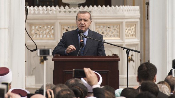 Turkish President Recep Tayyip Erdogan speaks at the inauguration of the Diyanet Center of America in Lanham, Md., on Saturday, April 2, 2016. (AP Photo/Sait Serkan Gurbuz)