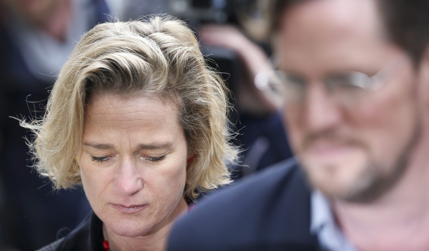 epa04413143 Delphine Boel (L) arrives for the second hearing of the day at Justice Palace for the first day of the pleading in front of the Civil Court Brussels, Belgium, 23 September 2014. Boel, 45,  ...