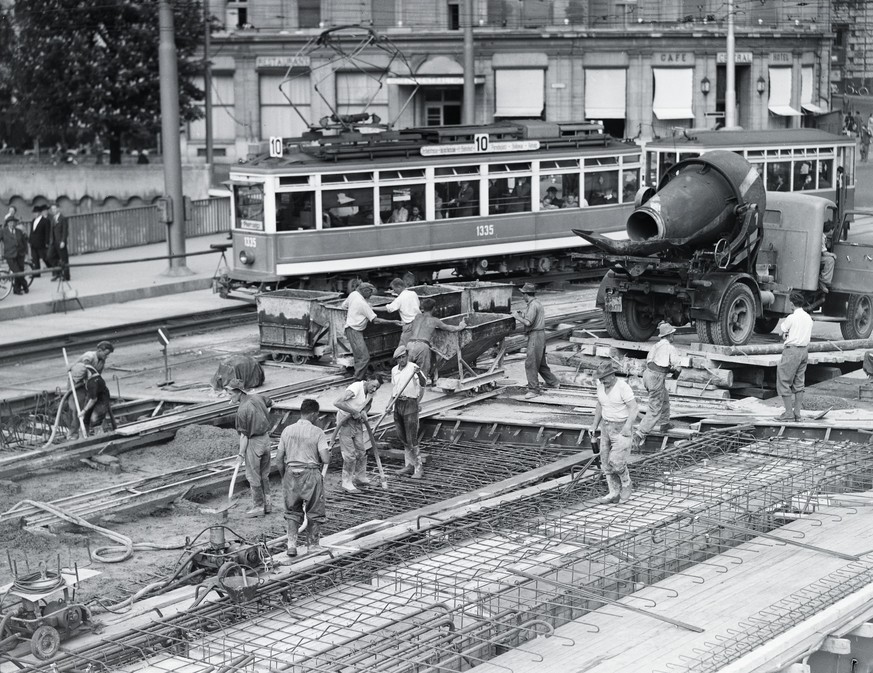 1950: Umbau Bahnhofbrücke Zürich.