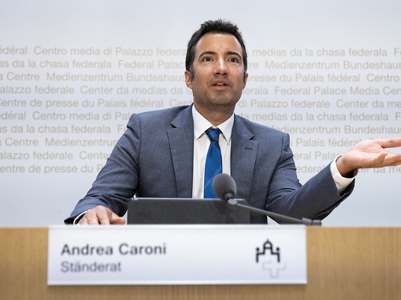 Der Ausserrhoder FDP-St�nderat Andrea Caroni ist Pr�sident der parlamentarischen Gerichtskommission. Das Gremium konnte bisher keine geeigneten Kandidierenden f�r die Nachfolge von alt Bundesanwalt Mi ...