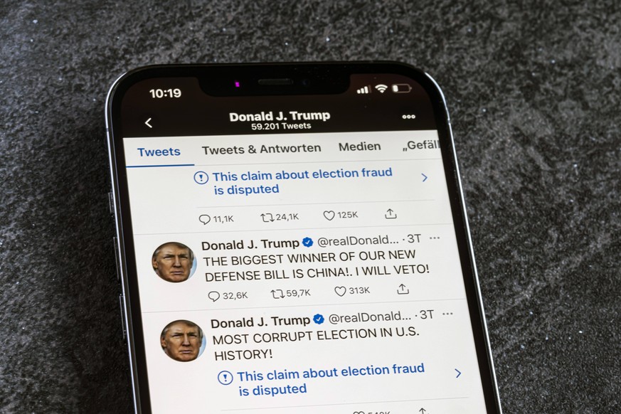 Twitter hat den Trump-Account dauerhaft gesperrt. Damit reagiert der Online-Dienst auf die fortdauernden Falschmeldungen des scheidenden US-Pr