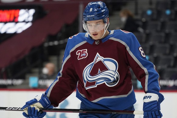 Colorado Avalanche defenseman Cale Makar waits for a face off against the San Jose Sharks in the first period of an NHL hockey game Saturday, May 1, 2021, in Denver. (AP Photo/David Zalubowski)
r m
