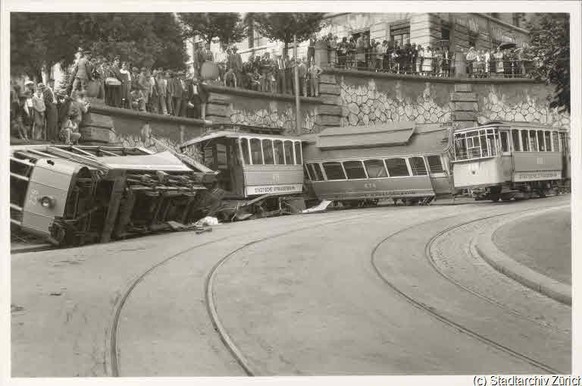 1930: Tramunfall, Gloriastrasse