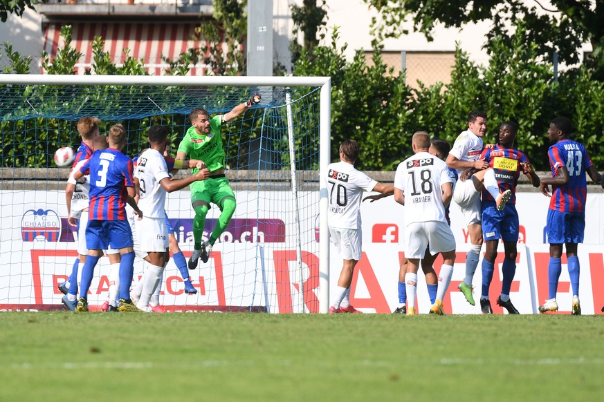 The 1-0 for Chiasso by Sofian Bahloul during the Swiss Cup 1/16 soccer match FC Chiasso against FC Zuerich, at the Riva IV Stadium in Chiasso, Sunday, September 13, 2020. (KEYSTONE/Ti-Press/Davide Ago ...