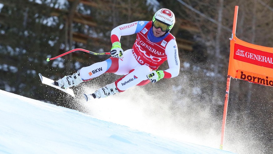epa07251644 Beat Feuz of Switzerland speeds down the slope during the Men&#039;s Downhill race at the FIS Alpine Skiing World Cup event in Bormio, Italy, 28 December 2018. EPA/ANDREA SOLERO