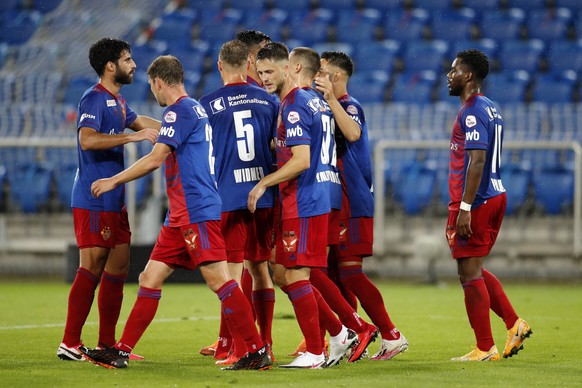 epa08695159 FC Basel&#039;s players cheer after winning the UEFA Europa League third qualifying round soccer match between FC Basel 1893 and Anorthosis Famagusta FC at the St. Jakob-Park stadium in Ba ...