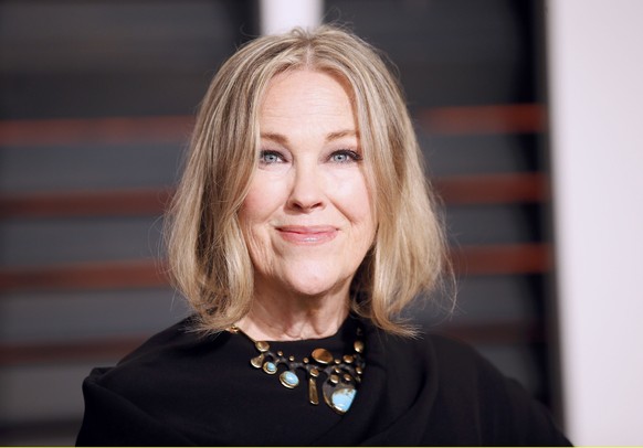 Actress Catherine O&#039;Hara arrives at the 2015 Vanity Fair Oscar Party in Beverly Hills, California February 22, 2015. REUTERS/Danny Moloshok (UNITED STATES - Tags:ENTERTAINMENT) (VANITYFAIR-ARRIVA ...