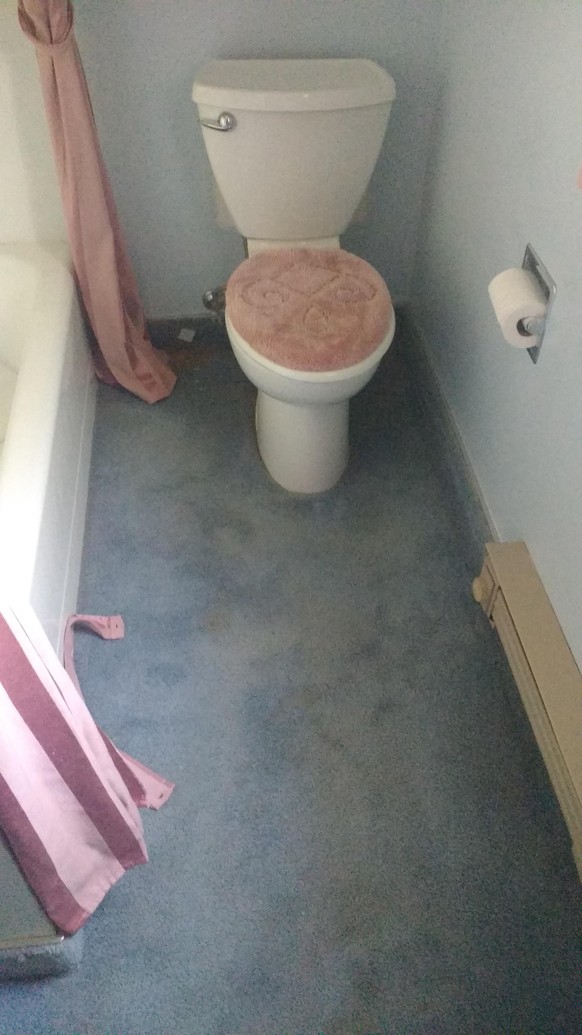 wc badezimmer spannteppiche teppich https://www.reddit.com/r/AskReddit/comments/5vzhtk/people_of_reddit_with_carpet_in_their_bathrooms/