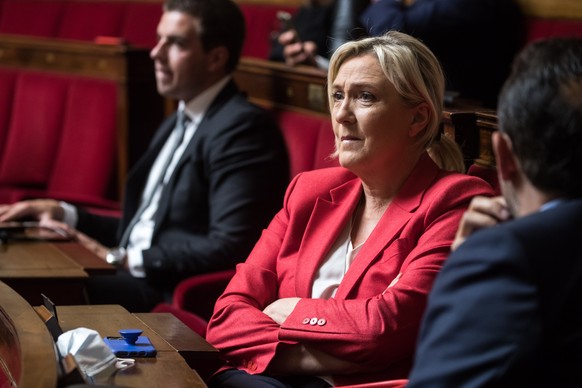 epa08475145 French far-right political party Rassemblement National (RN) leader Marine Le Pen (C) during the weekly session of questions to the government in Paris, France, 09 June 2020. EPA/CHRISTOPH ...