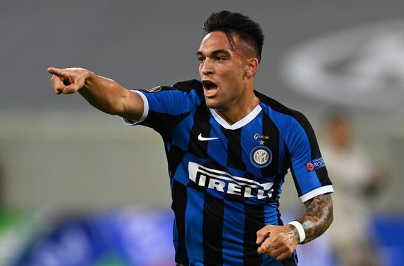 epaselect epa08609579 Lautaro Martinez of Inter celebrates after scoring the 1-0 lead during the UEFA Europa League semi final match between Inter Milan and Shakhtar Donetsk in Duesseldorf, Germany, 1 ...