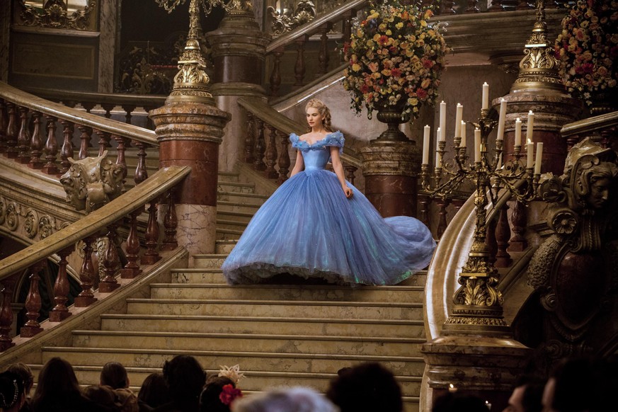 Weiss, blond, Prinzessin: Lily James als «Cinderella».