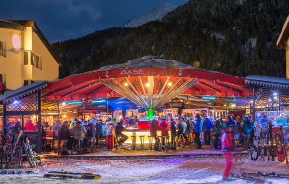 Zu viel Halligalli für die Schweizer beim Après-Ski in Österreich.