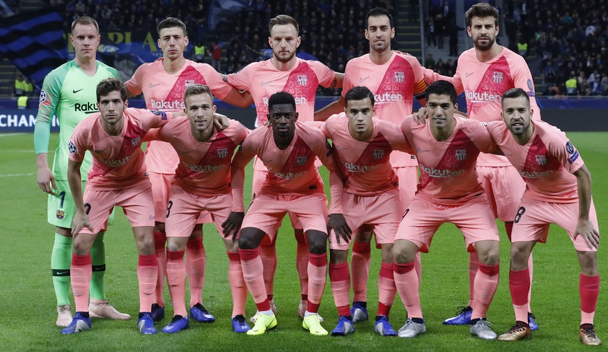 Barcelona players line up prior to the Champions League group B soccer match between Inter Milan and Barcelona at the San Siro stadium in Milan, Italy, Tuesday, Nov. 6, 2018. (AP Photo/Antonio Calanni ...