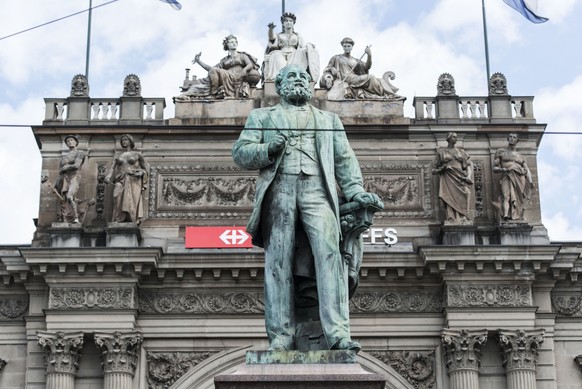Bronze sculpture of Zurich politician and entrepreneur Alfred Escher (1819-1882) from Swiss sculptor Richard Kissling at the Zurich main station, in Zurich, Switzerland, on June 20, 2014. (KEYSTONE/Ch ...