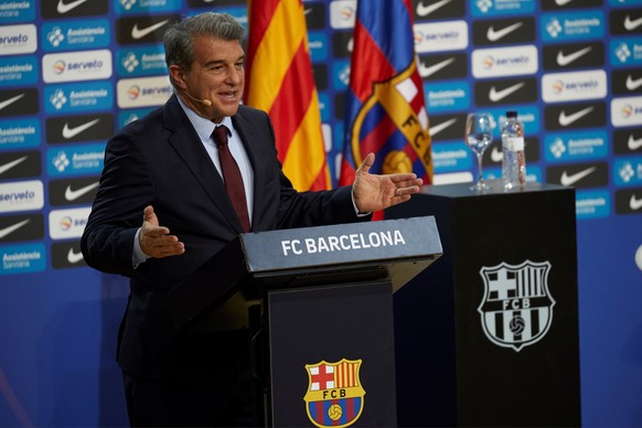 epa09096365 FC Barcelona&#039;s President, Joan Laporta, intervenes during the presentation of Pau Gasol as the team&#039;s new player in a press conference at the Palau Blaugrana in Barcelona, Spain, ...