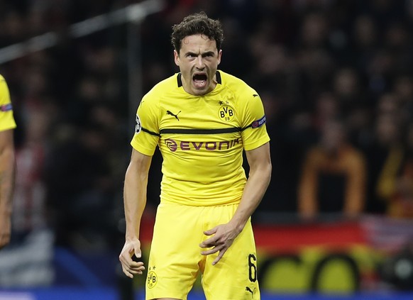 Borussia Dortmund&#039;s Thomas Delaney reacts during the Group A Champions League soccer match between Atletico Madrid and Borussia Dortmund at the Wanda Metropolitano stadium in Madrid, Spain, Tuesd ...