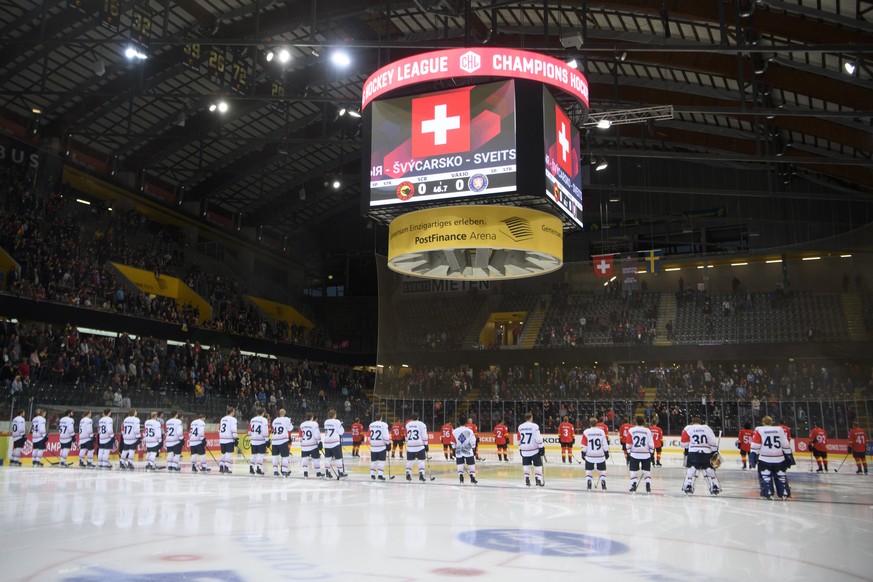 Players pictured during the Swiss national anthem prior to the Champions Hockey League group G match between Switzerland&#039;s SC Bern and Sweden&#039;s Vaxjo Lakers, in Bern, Switzerland, this Thurs ...
