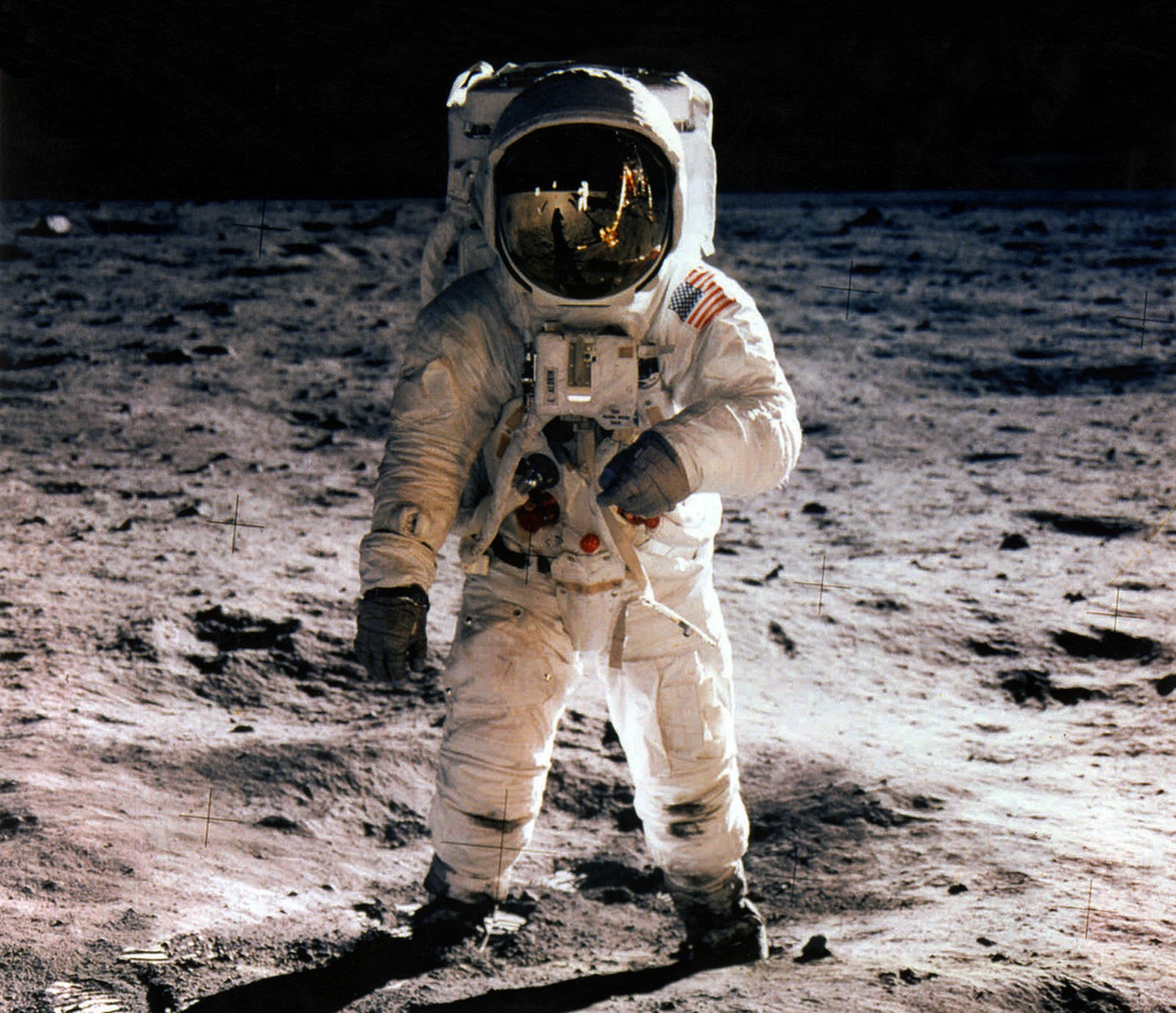 NASA-Astronaut Edwin E. Aldrin &quot;Buzz&quot; laesst sich am 20. Juli 1969 von seinem Kollegen Neil Alden Armstrong auf dem Mond fotografieren. Mit den Worten &#039;Ein kleiner Schritt fuer einen Me ...