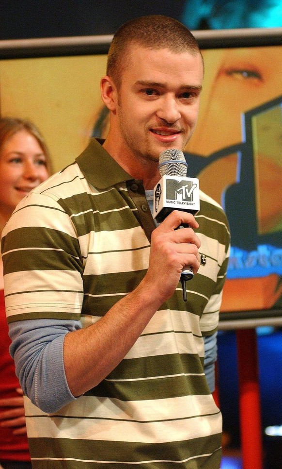Singer Justin Timberlake during his guest appearance on MTV&#039;s TRL UK at the MTV studio in Edinburgh. Justin appears on the show ahead of the MTV Europe Music Awards Thursday 6 November 2003. EPA/ ...