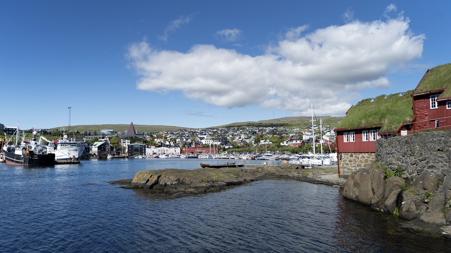 The harbour of the country&#039;s capital Torshavn, Faroe Islands, on Thursday, June 8, 2017. (KEYSTONE/Georgios Kefalas)