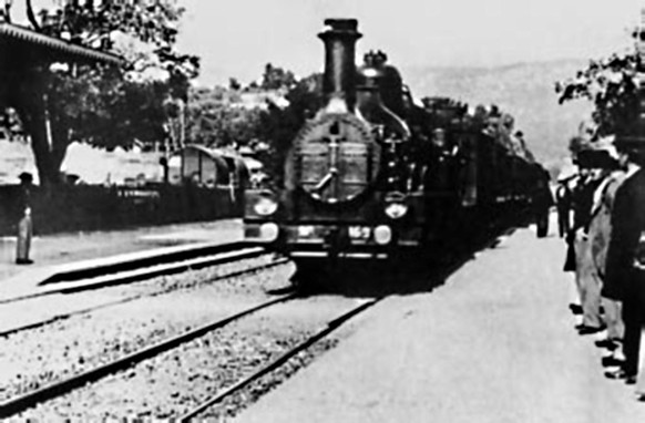 Die Ankunft eines Zuges auf dem Bahnhof in La Ciotat