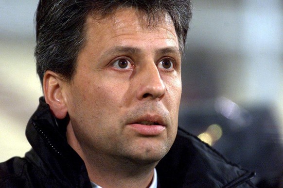 Servette Geneva&#039;s trainer, Lucien Favre, seems desapointed as his team is loosing, during the UEFA Cup fourth round second leg soccer match Swiss FC Servette vs Spanish Valencia in Geneva, Switze ...