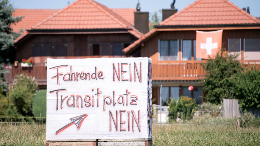 Widerstand im Dorf: Ein Plakat in Wileroltigen wirbt gegen den Transitplatz.