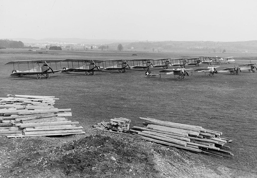 Der Flughafen Dübendorf Ende 1915.