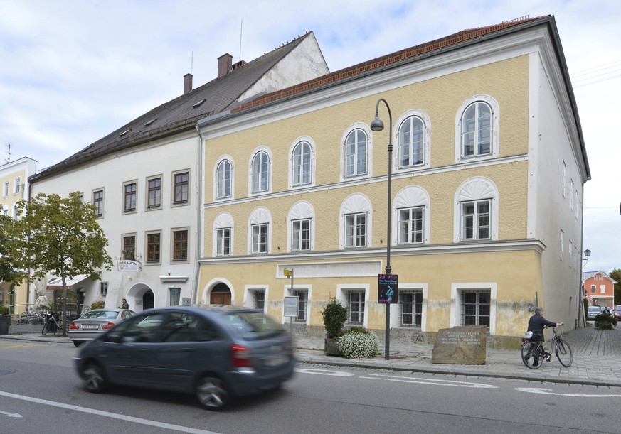 FILE - This Sept. 27, 2012 file picture shows an exterior view of Adolf Hitler&#039;s birth house , front, in Braunau am Inn, Austria. Austrian police said they have detained a man described by local  ...