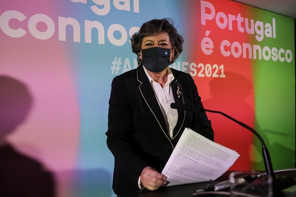 epa08963312 The candidate for the 2021 presidential election, Ana Gomes, talks to the press on her final results from today&#039;s elections, Lisbon, Portugal, 24 January 2021. More than 10 million vo ...