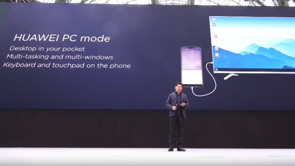 Das Huawei P20 lässt sich auch als PC nutzen. Hierfür empfiehlt es sich, das Smartphone per Bluetooth mit einer Maus und Tastatur zu verbinden.