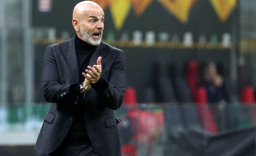 epa08801630 Milan&#039;s head coach Stefano Pioli reacts during the UEFA Europa League group H soccer match between AC Milan and Lille OSC at Giuseppe Meazza stadium in Milan, Italy, 05 November 2020. ...